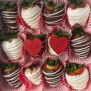 Two Hearts Strawberry Box