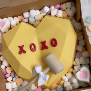 XOXO Breakable Heart Box