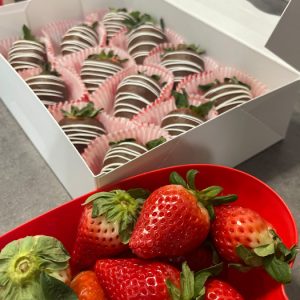 Classic Chocolate Covered Strawberry Box