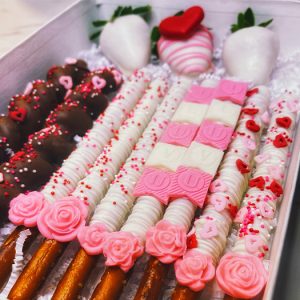 Pretzels & Berries Box