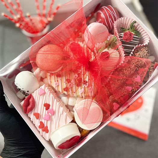 Valentine’s Day Sweet Heart Box